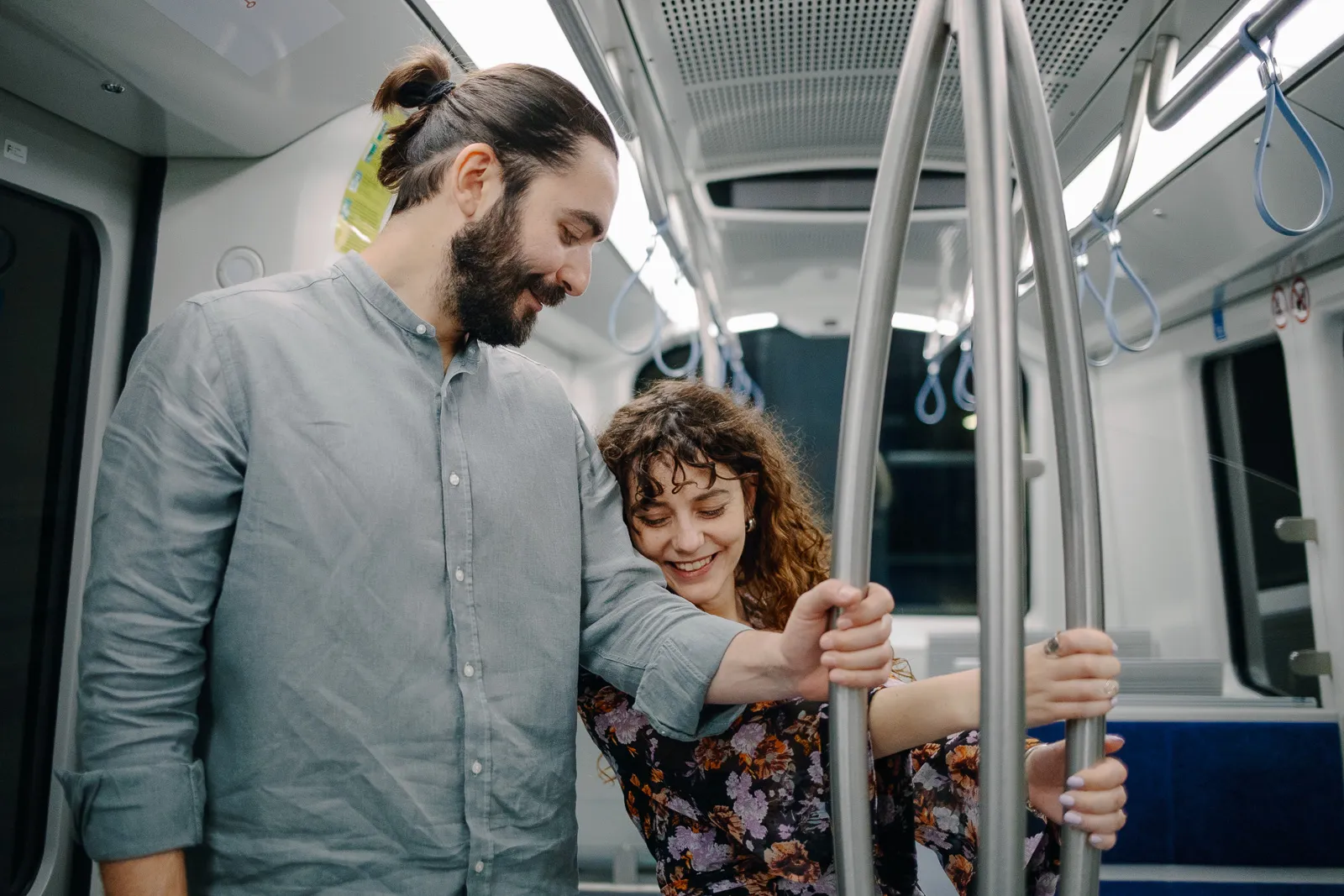 fotografisi-pre-wedding-sto-metro-thessalonikis