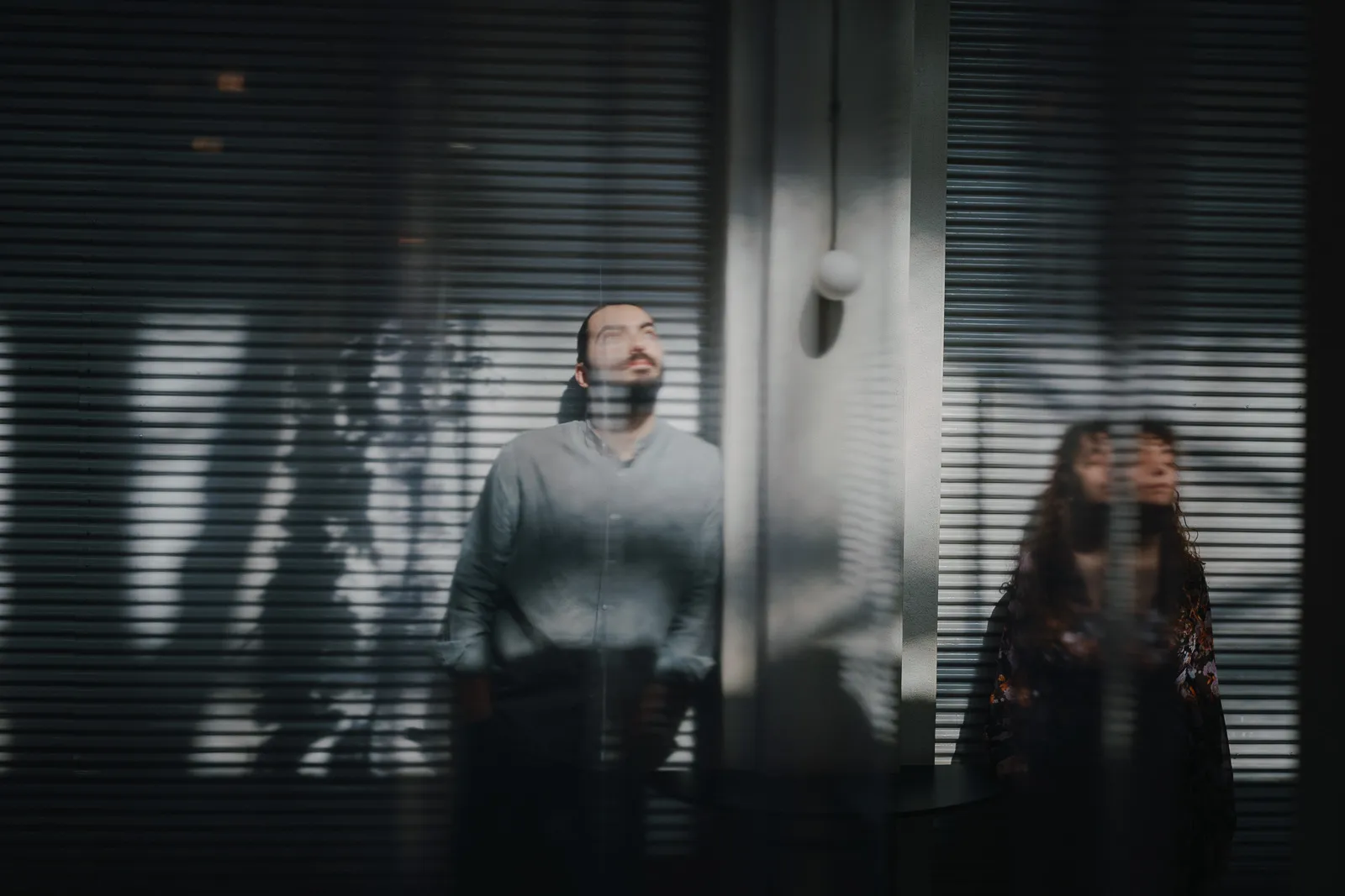 fotografisi-stin-agora-modiano